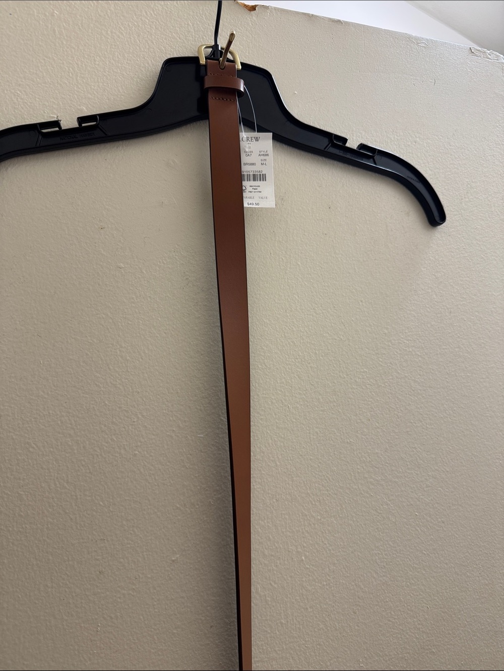 Accessory Hanging on Hanger